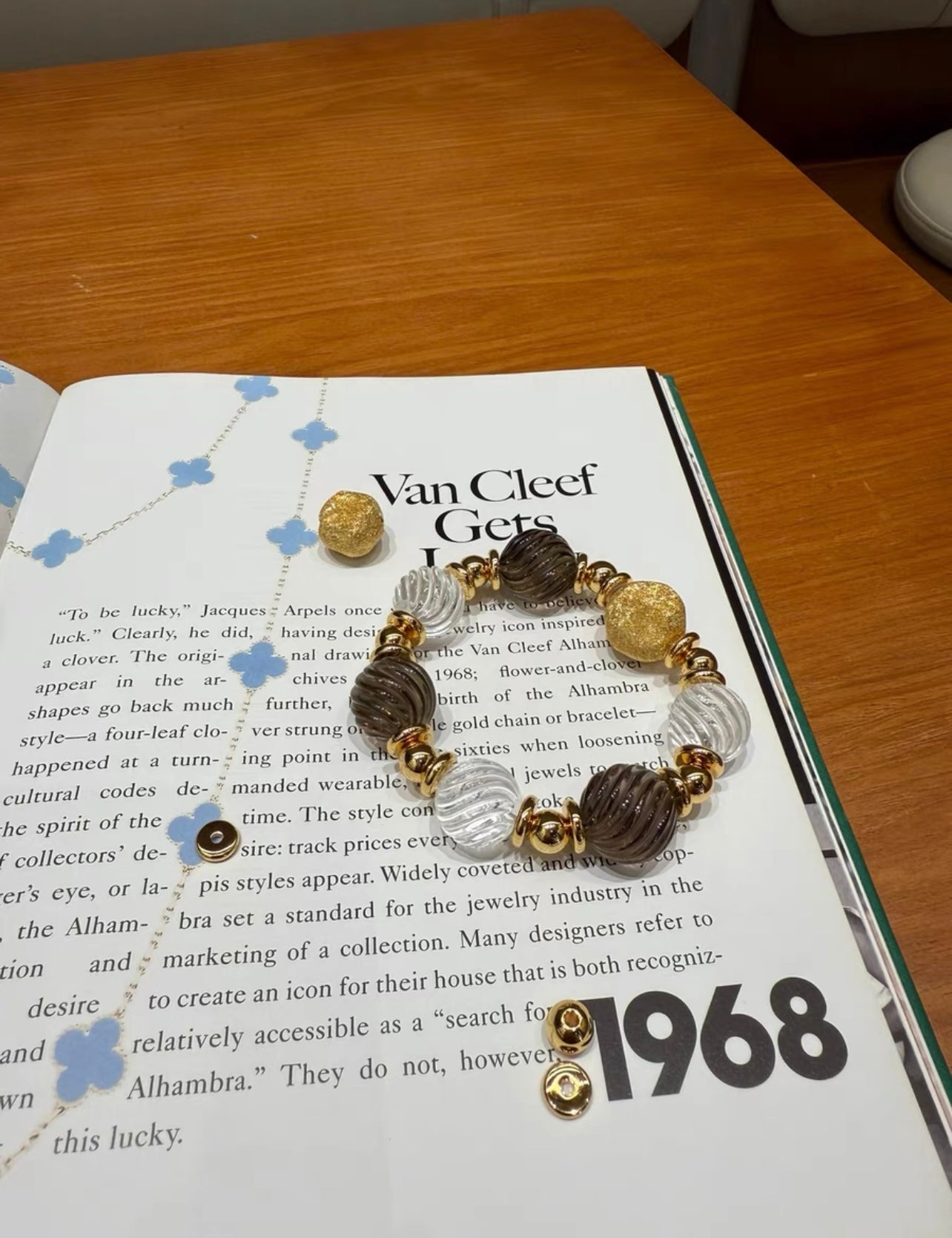 Mixed quartz crystals with 18k plating